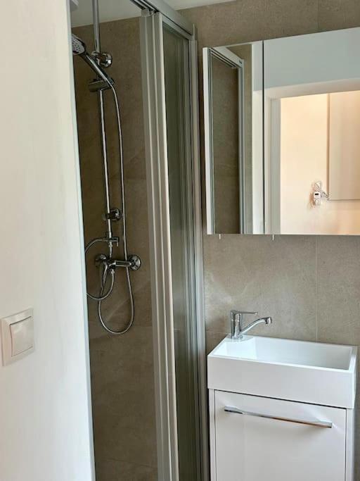 "Die Wohnung Neben Der Stadthalle" Graz Bagian luar foto